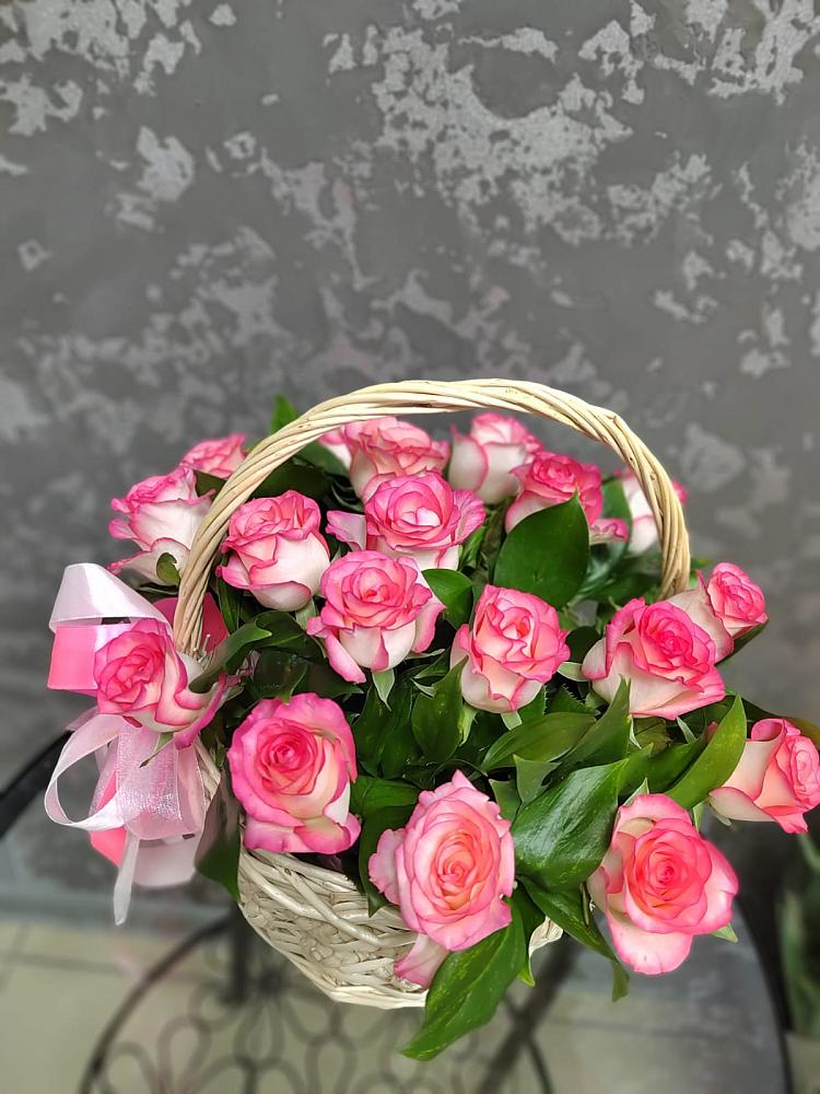 Цветочная композиция из Розы в корзине в Усть-Уде