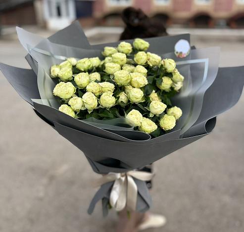 Букет Белые кустовые розы Солинеро в Усть-Уде