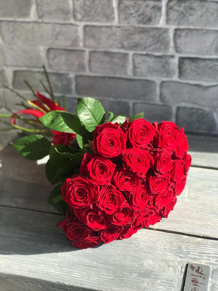 Букет Красные розы Фридом в Усть-Уде