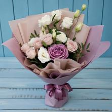 Букет цветов из:  Розы и Лизиантусы в Усть-Уде