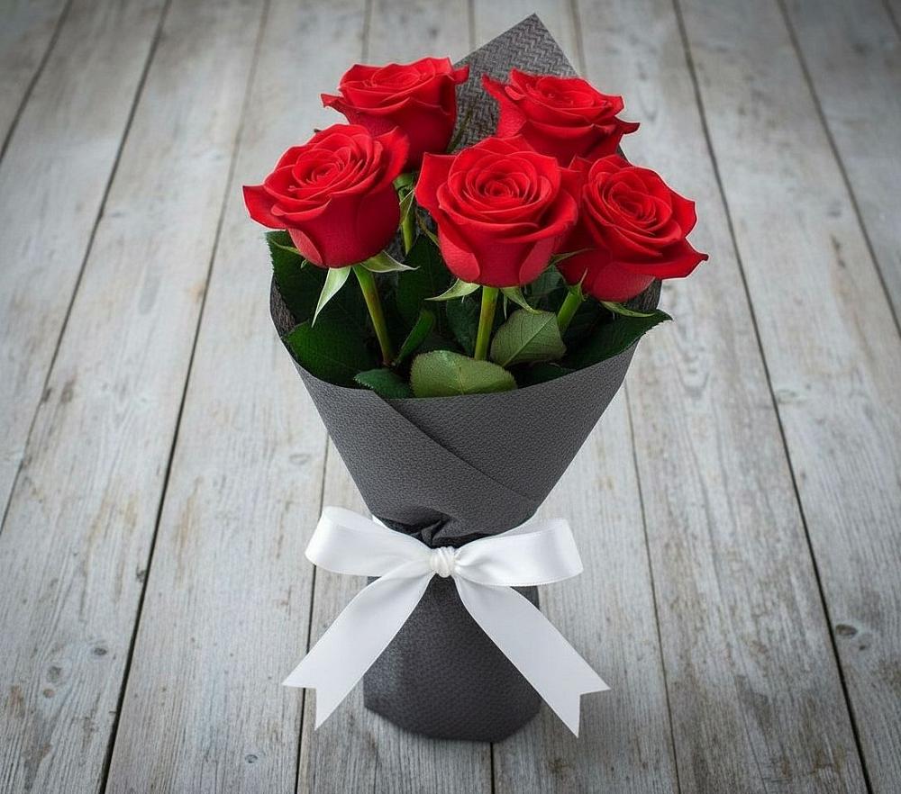 Букет 5 Красных роз Эдлесс Лав в Усть-Уде