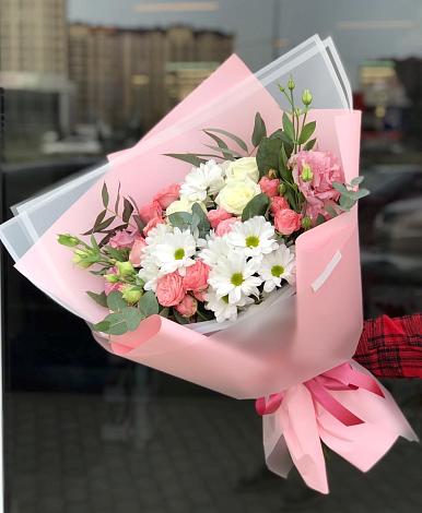 Букет цветов из: Розы, Лизиантусы и Хризантемы в Усть-Уде