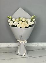 Букет цветов из:  Розы и Лизиантусы в Усть-Уде